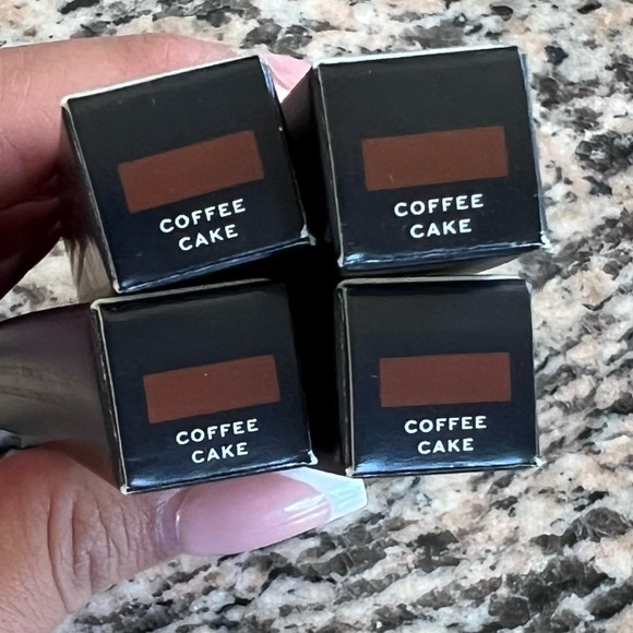 “COFFEE CAKE” Jaclyn Cosmetics Poutspoken Lip Liner - Picture 9 of 10